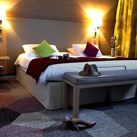 Hotel Mercure La Cite 4*