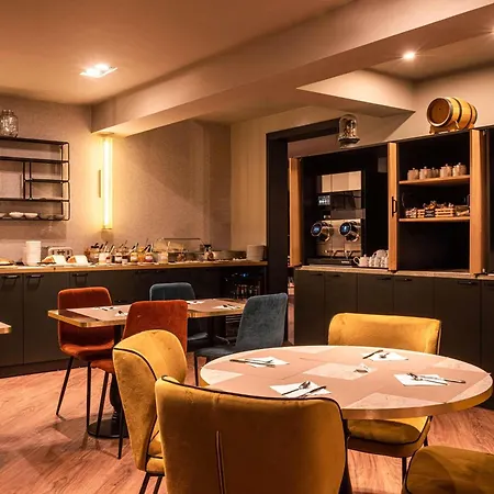 Mercure La Cite Отель