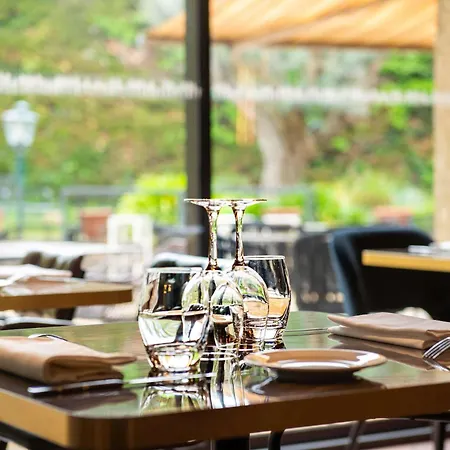 Mercure La Cite Отель 4*