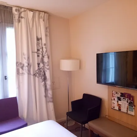 Mercure La Cite 4*