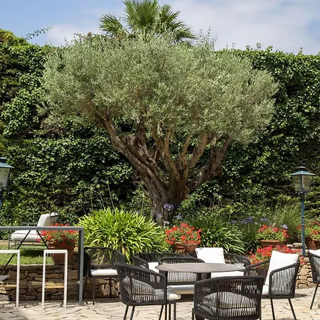 ホテル Mercure La Cite 4*