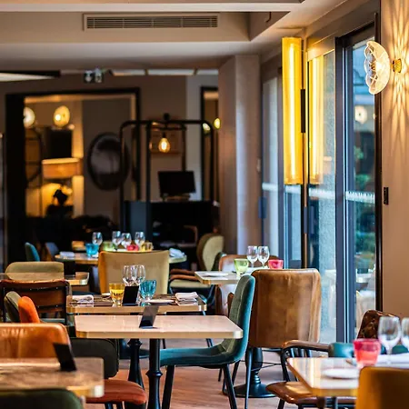 Hotel Mercure La Cite 4*