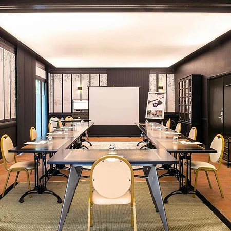 Mercure La Cité 4*