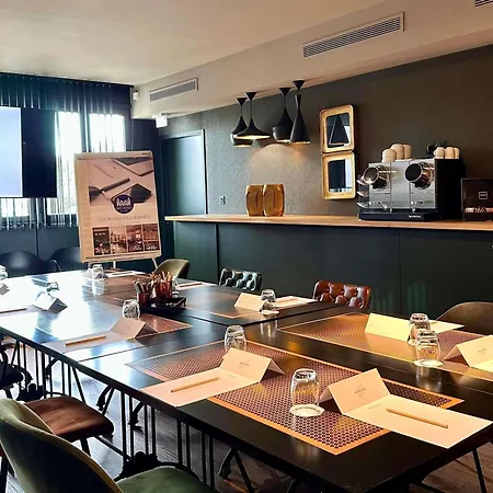 Hotel Mercure La Cite 4*