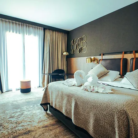 מלון Mercure La Cite 4*