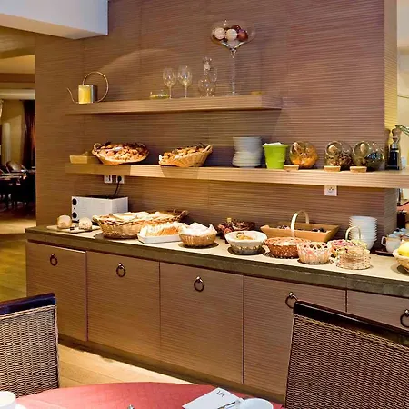 Hotel Mercure La Cite 4*