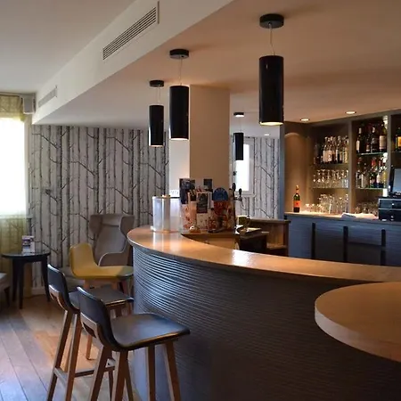 Hotel Mercure La Cite 4*