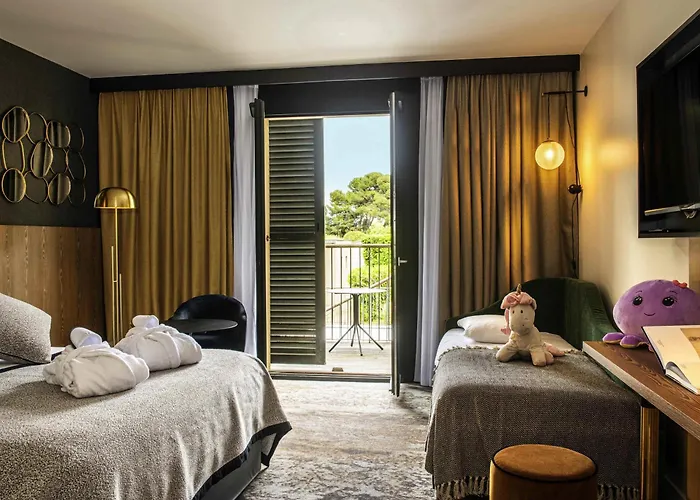 Hotel Mercure La Cite 4*