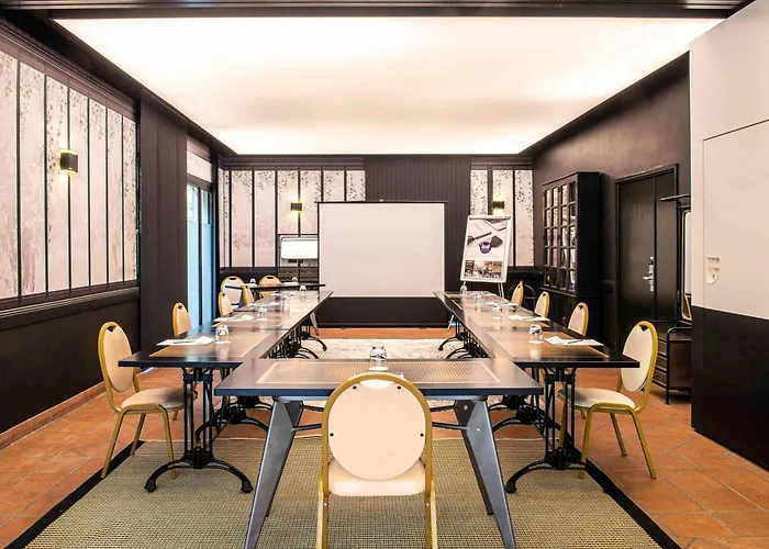 酒店 Mercure La Cite 4*