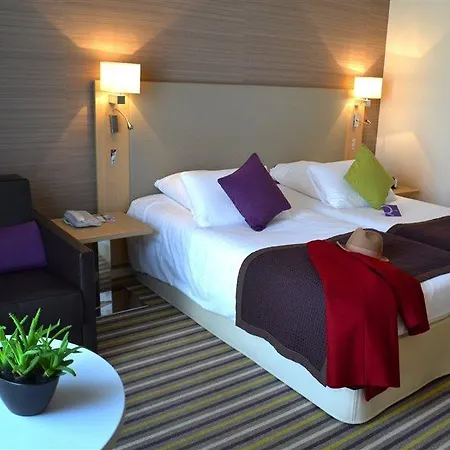 Mercure La Cité 4*