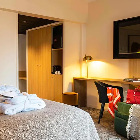 Mercure La Cité 4*